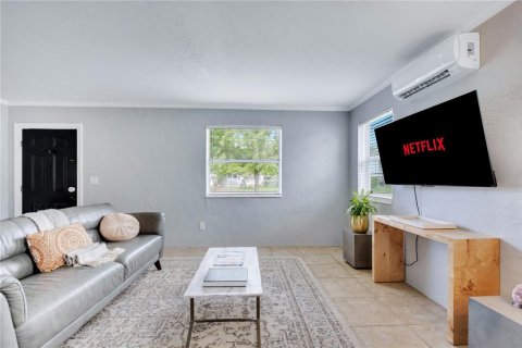 Apartamento en alquiler en Orlando, Florida, 2 dormitorios, 74.32 m2 № 1873474 - foto 4