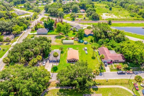 Villa ou maison à vendre à Sanford, Floride: 2 chambres, 104.05 m2 № 2227879 - photo 30