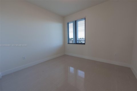 Снять в аренду кондоминиум в Дорал, Флорида 3 спальни, 104.89м2, № 2155947 - фото 23