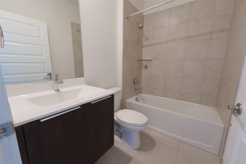 Снять в аренду кондоминиум в Дорал, Флорида 3 спальни, 104.89м2, № 2155947 - фото 21