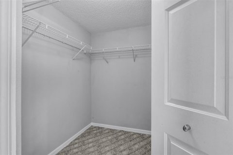 House in Orlando, Florida 4 bedrooms, 180.04 sq.m. № 1913191 - photo 11