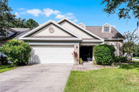 House in Orlando, Florida 4 bedrooms, 180.04 sq.m. № 1913191 - photo 2