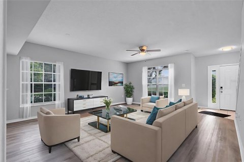 House in Orlando, Florida 4 bedrooms, 180.04 sq.m. № 1913191 - photo 3