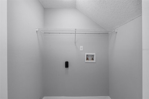 House in Orlando, Florida 4 bedrooms, 180.04 sq.m. № 1913191 - photo 20