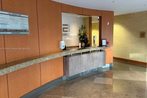 Propiedad comercial en venta en Miami, Florida № 2055139 - foto 19