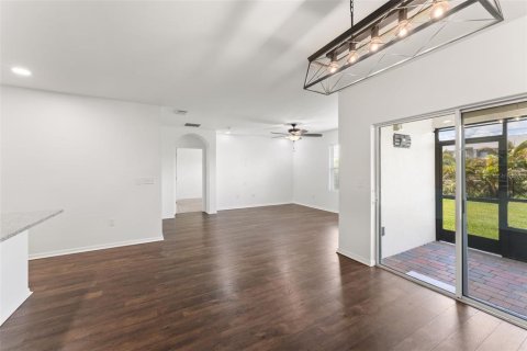 Casa en alquiler en Punta Gorda, Florida, 4 dormitorios, 169.83 m2 № 2091408 - foto 7
