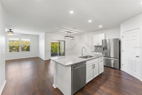 Casa en alquiler en Punta Gorda, Florida, 4 dormitorios, 169.83 m2 № 2091408 - foto 8