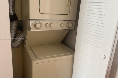 Снять в аренду квартиру в Хайалиа, Флорида 2 спальни, 101.73м2, № 1933644 - фото 14