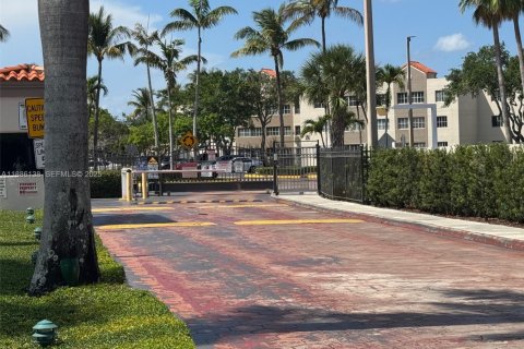 Снять в аренду квартиру в Хайалиа, Флорида 2 спальни, 101.73м2, № 1933644 - фото 22