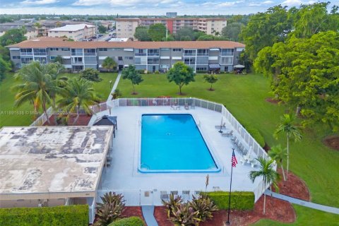 Condominio en venta en Hollywood, Florida, 1 dormitorio, 69.12 m2 № 1947935 - foto 24