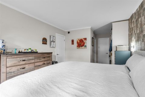 Condominio en venta en Hollywood, Florida, 1 dormitorio, 69.12 m2 № 1947935 - foto 13