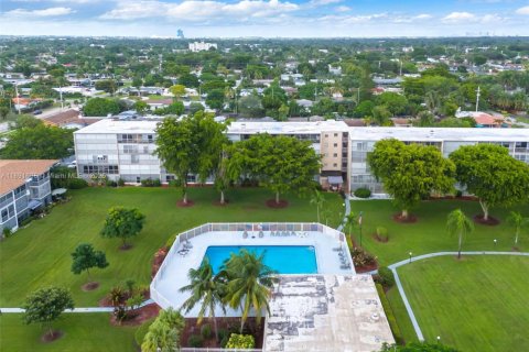 Condominio en venta en Hollywood, Florida, 1 dormitorio, 69.12 m2 № 1947935 - foto 23