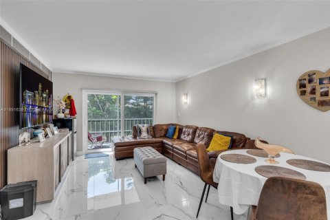 Condominio en venta en Hollywood, Florida, 1 dormitorio, 69.12 m2 № 1947935 - foto 6