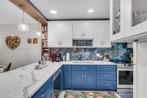 Condominio en venta en Hollywood, Florida, 1 dormitorio, 69.12 m2 № 1947935 - foto 11