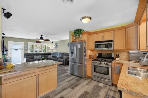 Купить виллу или дом в Форт-Лодердейл, Флорида 3 спальни, 115.94м2, № 1958414 - фото 14