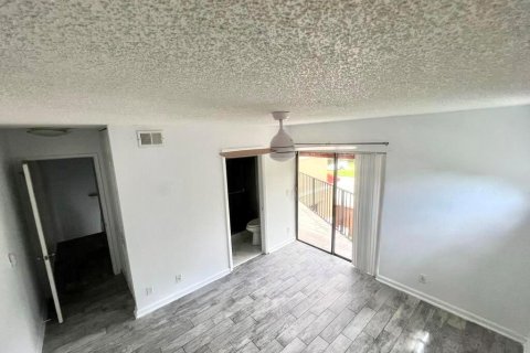 Townhouse in Boca Raton, Florida 3 bedrooms, 126.72 sq.m. № 2250483 - photo 8