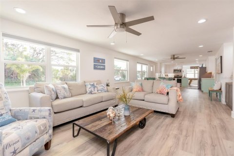 Casa en venta en Holmes Beach, Florida, 4 dormitorios, 189.24 m2 № 2239959 - foto 10