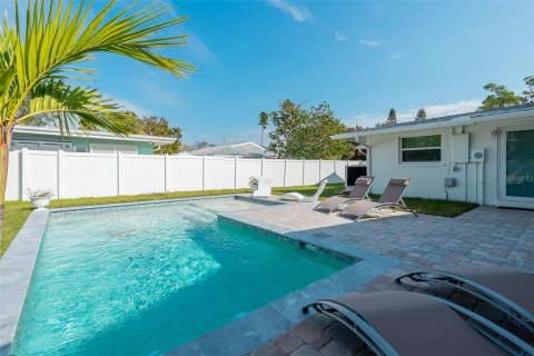 Casa en venta en Holmes Beach, Florida, 4 dormitorios, 189.24 m2 № 2239959 - foto 17