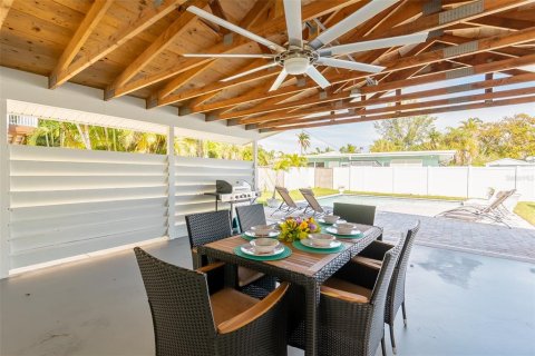 Casa en venta en Holmes Beach, Florida, 4 dormitorios, 189.24 m2 № 2239959 - foto 19