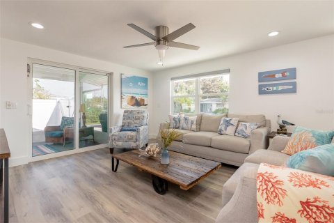 Casa en venta en Holmes Beach, Florida, 4 dormitorios, 189.24 m2 № 2239959 - foto 12