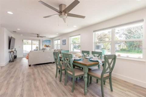 Casa en venta en Holmes Beach, Florida, 4 dormitorios, 189.24 m2 № 2239959 - foto 8
