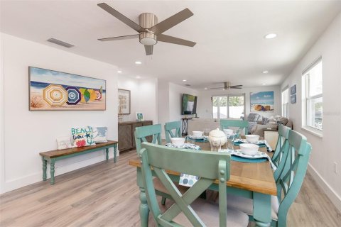 Casa en venta en Holmes Beach, Florida, 4 dormitorios, 189.24 m2 № 2239959 - foto 9