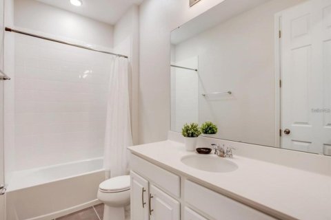 Casa en venta en Kissimmee, Florida, 9 dormitorios, 405.33 m2 № 1769644 - foto 21
