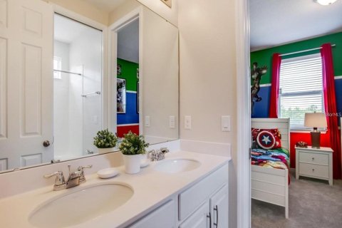 Casa en venta en Kissimmee, Florida, 9 dormitorios, 405.33 m2 № 1769644 - foto 24
