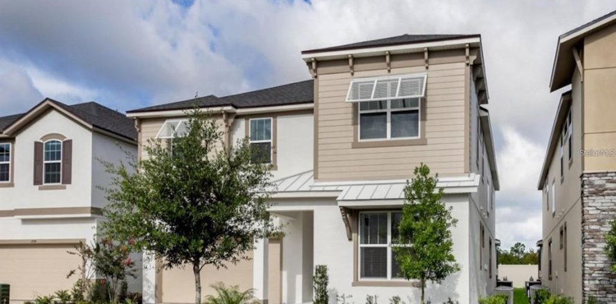 Casa en Kissimmee, Florida 9 dormitorios, 405.33 m2 № 1769644