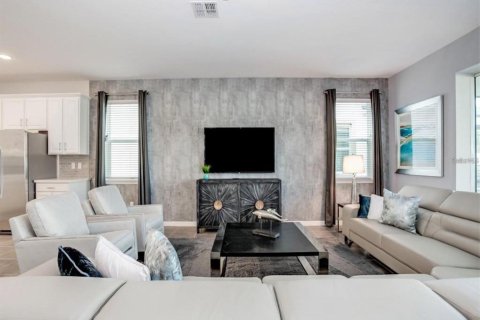Casa en venta en Kissimmee, Florida, 9 dormitorios, 405.33 m2 № 1769644 - foto 10
