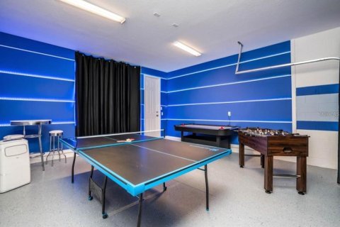 Casa en venta en Kissimmee, Florida, 9 dormitorios, 405.33 m2 № 1769644 - foto 4