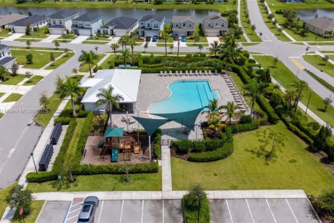 Villa ou maison à vendre à Port St. Lucie, Floride: 3 chambres, 150.13 m2 № 2022439 - photo 19
