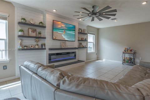 Villa ou maison à vendre à Port St. Lucie, Floride: 3 chambres, 150.13 m2 № 2022439 - photo 3