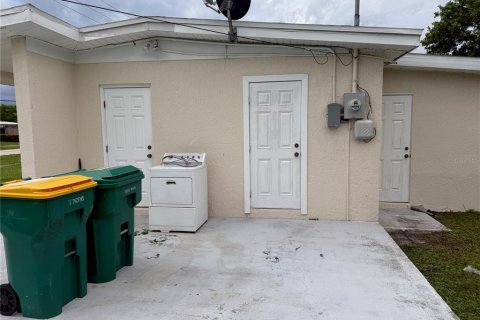 Casa en alquiler en Port Charlotte, Florida, 2 dormitorios, 71.35 m2 № 1915837 - foto 2