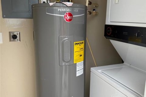 Casa en alquiler en Port Charlotte, Florida, 2 dormitorios, 71.35 m2 № 1915837 - foto 24