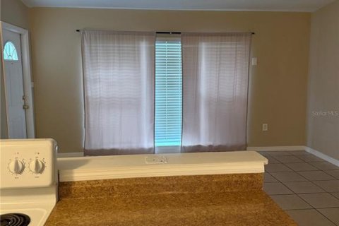 Casa en alquiler en Port Charlotte, Florida, 2 dormitorios, 71.35 m2 № 1915837 - foto 9