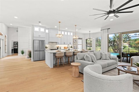 House in University Park, Florida 3 bedrooms, 215.16 sq.m. № 2221447 - photo 15