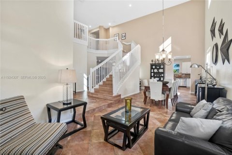 Casa en venta en Cutler Bay, Florida, 4 dormitorios, 272.58 m2 № 1982606 - foto 6