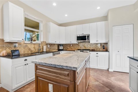 Casa en venta en Cutler Bay, Florida, 4 dormitorios, 272.58 m2 № 1982606 - foto 8