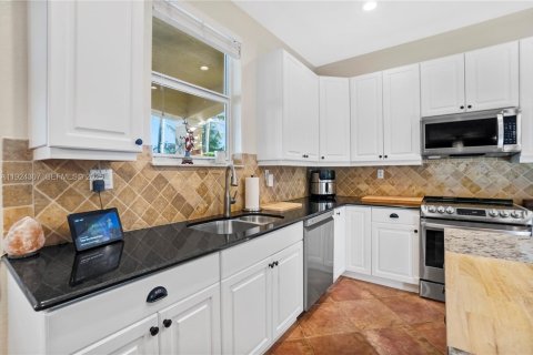 Casa en venta en Cutler Bay, Florida, 4 dormitorios, 272.58 m2 № 1982606 - foto 10