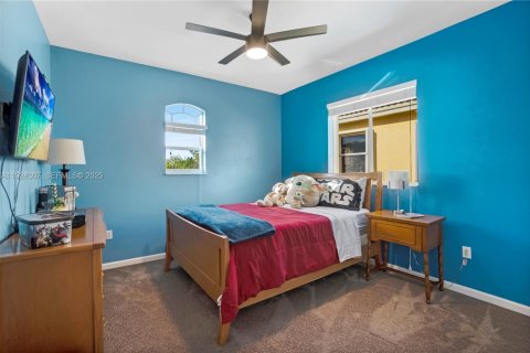 Casa en venta en Cutler Bay, Florida, 4 dormitorios, 272.58 m2 № 1982606 - foto 22