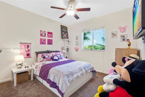 Casa en venta en Cutler Bay, Florida, 4 dormitorios, 272.58 m2 № 1982606 - foto 20
