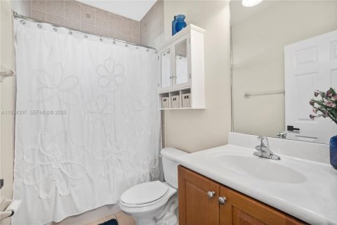 Casa en venta en Cutler Bay, Florida, 4 dormitorios, 272.58 m2 № 1982606 - foto 24