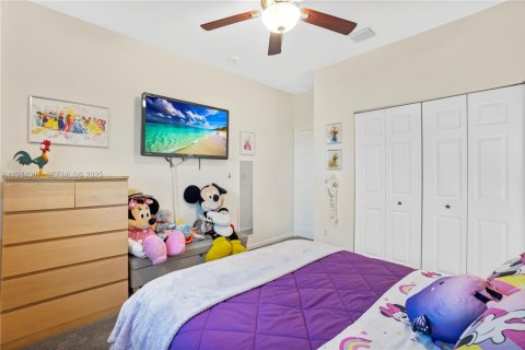 Casa en venta en Cutler Bay, Florida, 4 dormitorios, 272.58 m2 № 1982606 - foto 21