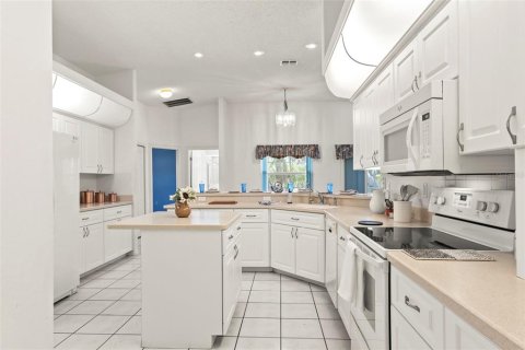 Villa ou maison à vendre à New Port Richey, Floride: 4 chambres, 227.24 m2 № 2138365 - photo 17