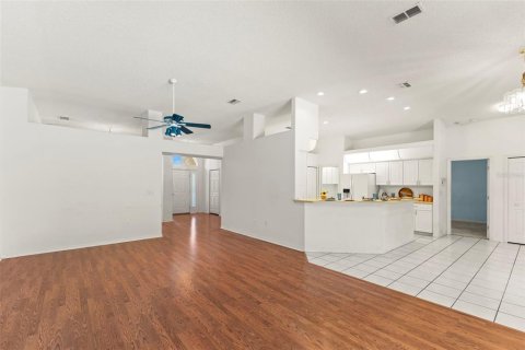 Villa ou maison à vendre à New Port Richey, Floride: 4 chambres, 227.24 m2 № 2138365 - photo 19