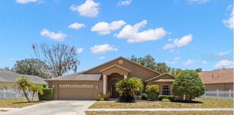 Villa ou maison à New Port Richey, Floride 4 chambres, 227.24 m2 № 2138365