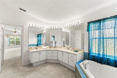 Villa ou maison à vendre à New Port Richey, Floride: 4 chambres, 227.24 m2 № 2138365 - photo 30