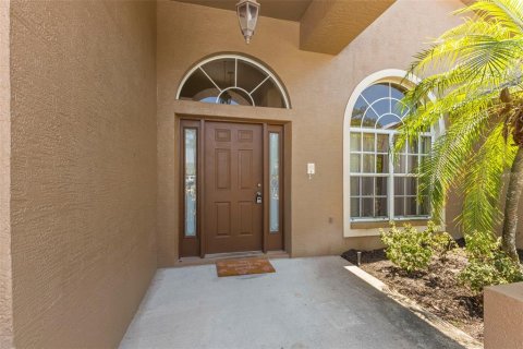 Villa ou maison à vendre à New Port Richey, Floride: 4 chambres, 227.24 m2 № 2138365 - photo 4