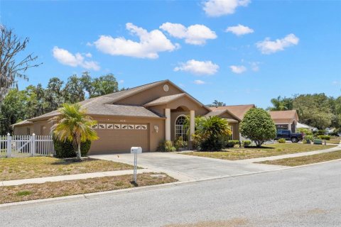 Villa ou maison à vendre à New Port Richey, Floride: 4 chambres, 227.24 m2 № 2138365 - photo 2